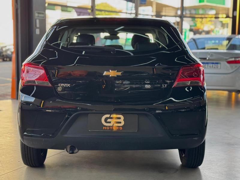 Chevrolet Onix 10mt LT - foto 8