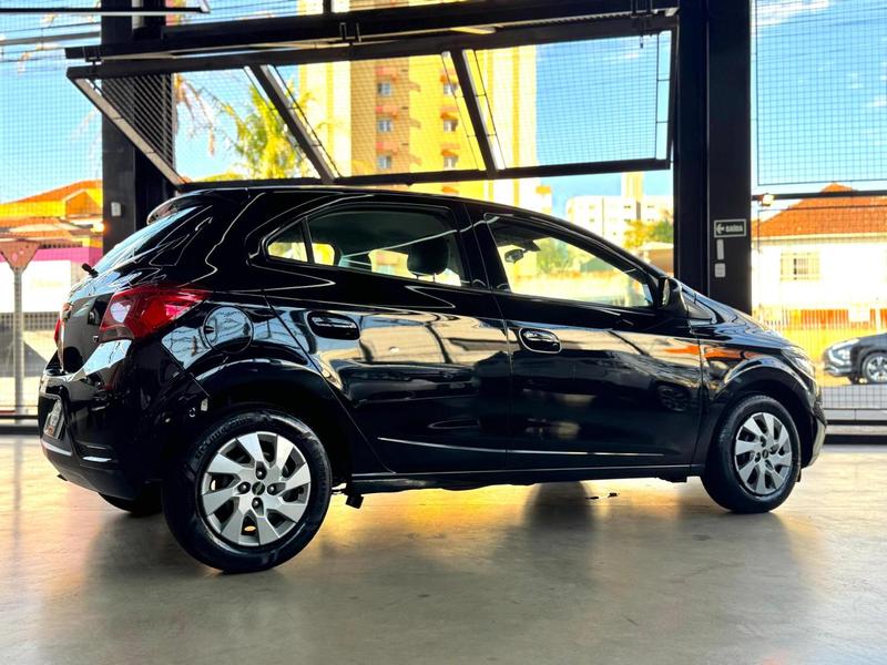 Chevrolet Onix 10mt LT - foto 9
