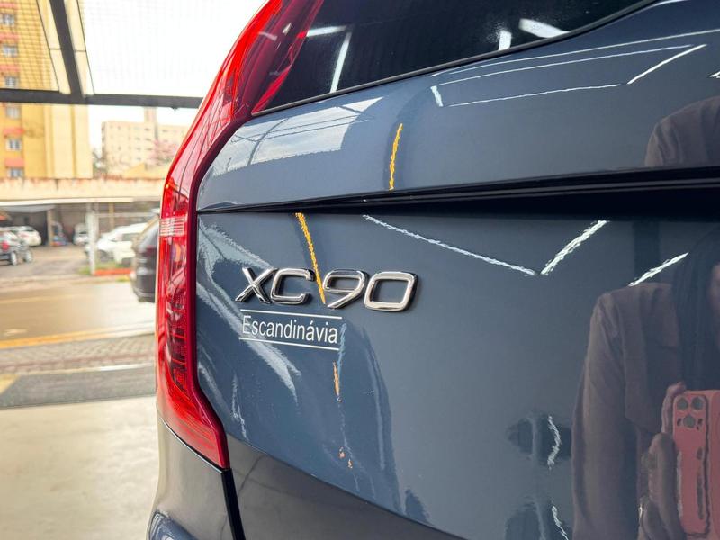 Volvo XC90 T8 Momentum - foto 6