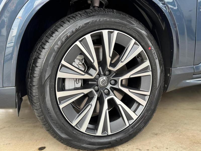 Volvo XC90 T8 Momentum - foto 10