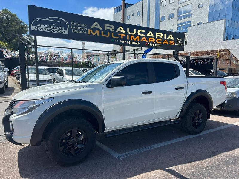 Mitsubishi L200 Triton Sport Hpe 2.4 Cd Diesel Aut. - foto 11
