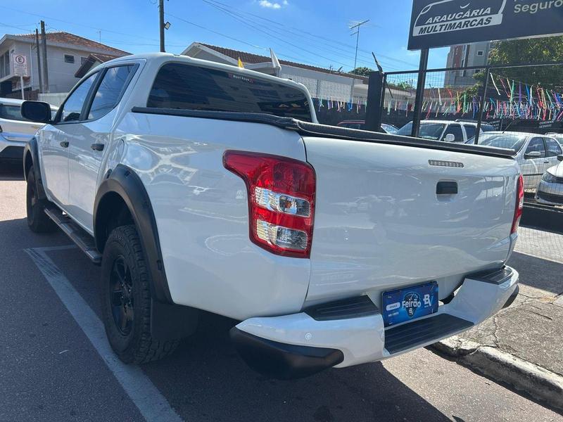 Mitsubishi L200 Triton Sport Hpe 2.4 Cd Diesel Aut. - foto 12