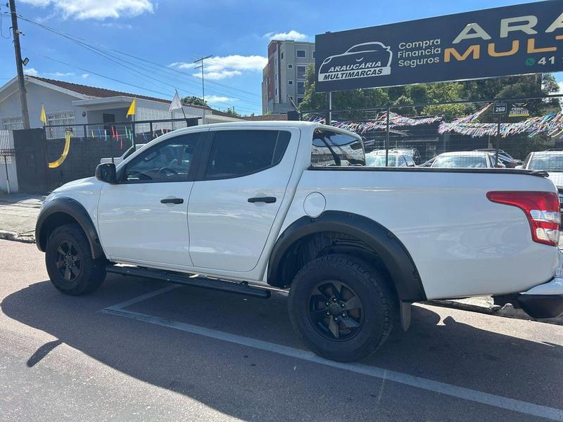 Mitsubishi L200 Triton Sport Hpe 2.4 Cd Diesel Aut. - foto 13