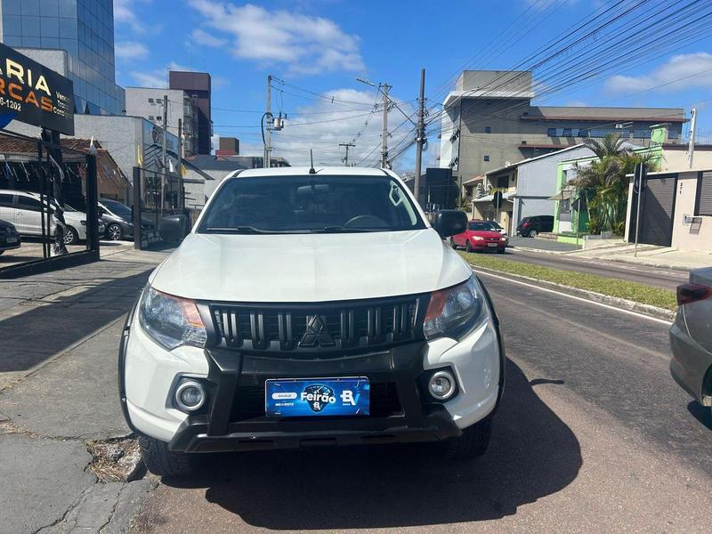Mitsubishi L200 Triton Sport Hpe 2.4 Cd Diesel Aut. - foto 5