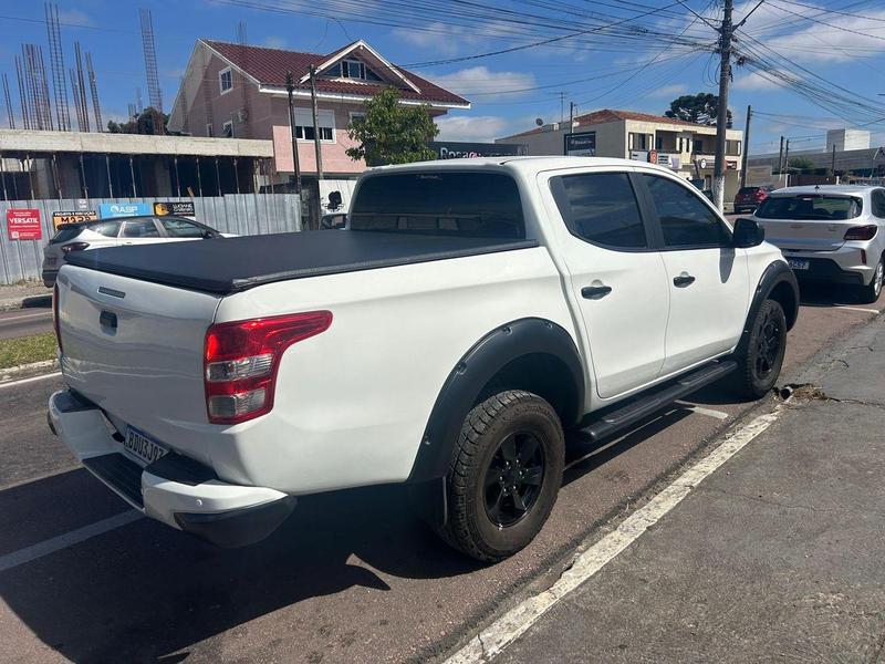 Mitsubishi L200 Triton Sport Hpe 2.4 Cd Diesel Aut. - foto 6