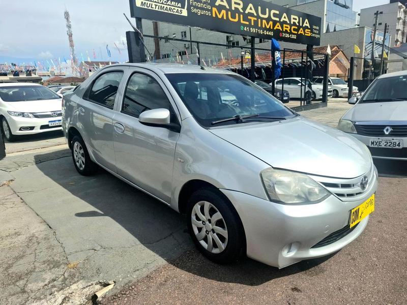 Toyota Etios 2016 à venda