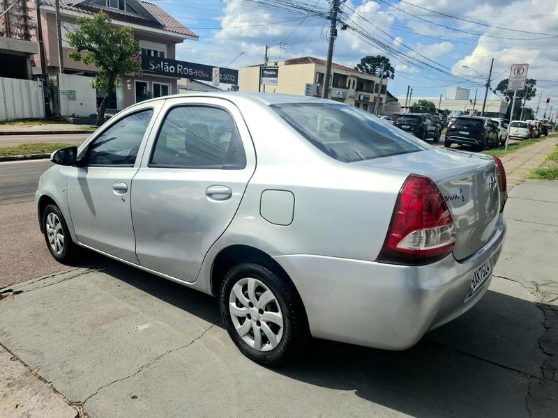 Toyota Etios Sd X - foto 15