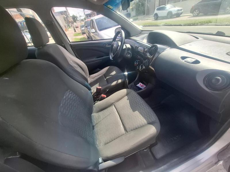 Toyota Etios Sd X - foto 19