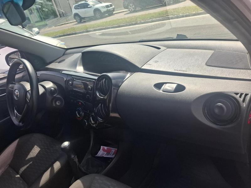 Toyota Etios Sd X - foto 20