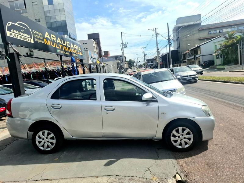 Toyota Etios Sd X - foto 5