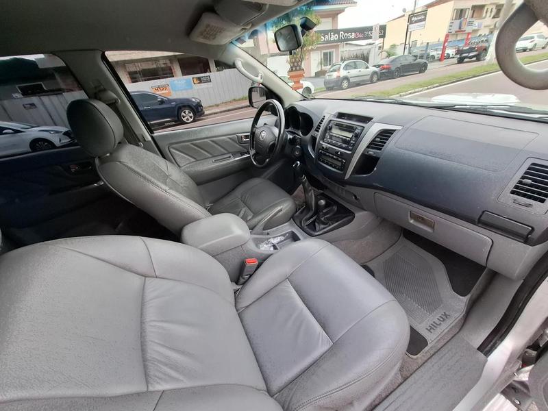 Toyota Hilux Cd4x4 Srv - foto 17