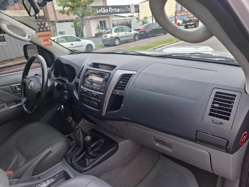 Toyota Hilux Cd4x4 Srv - foto 18