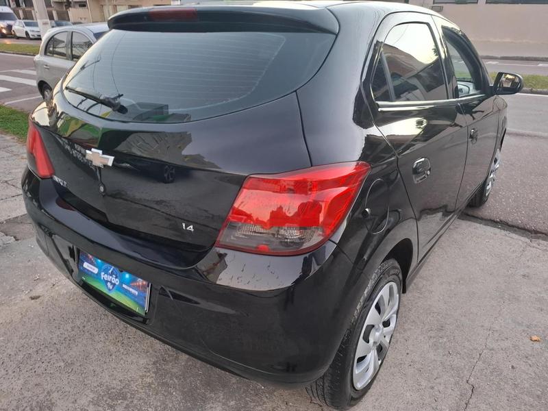 Chevrolet Onix 14mt LT - foto 9