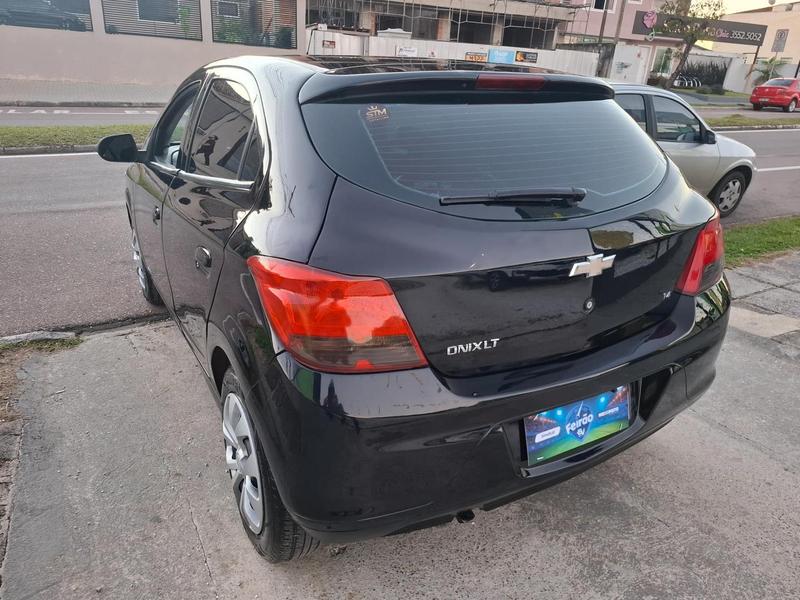 Chevrolet Onix 14mt LT - foto 10