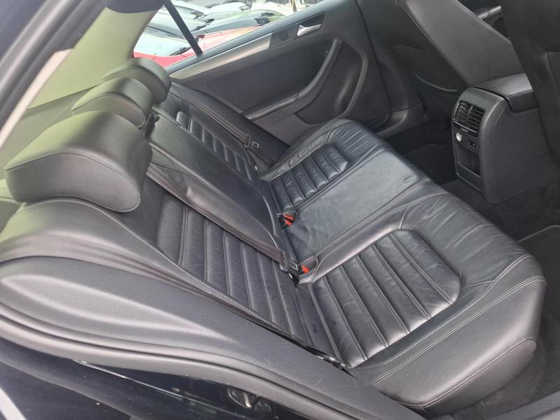 Volkswagen Jetta 20t - foto 18