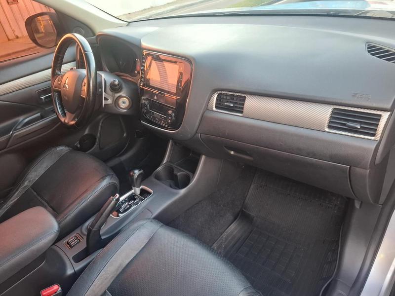 Mitsubishi Outlander 2.0 - foto 14