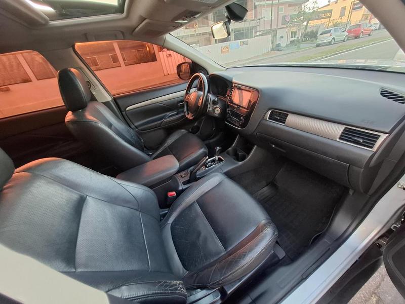 Mitsubishi Outlander 2.0 - foto 15
