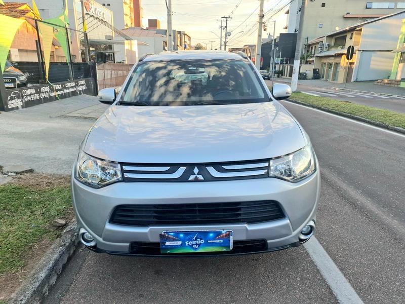 Mitsubishi Outlander 2.0 - foto 2