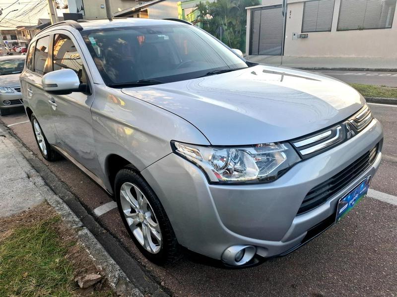 Mitsubishi Outlander 2.0 - foto 4