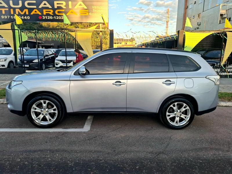 Mitsubishi Outlander 2.0 - foto 6