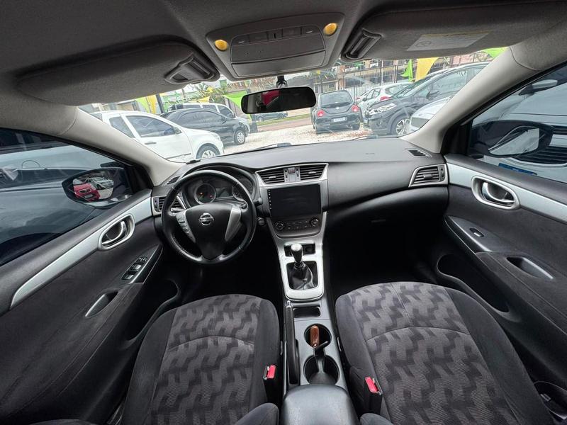 Nissan Sentra 20s - foto 13