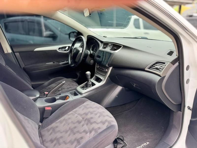 Nissan Sentra 20s - foto 15