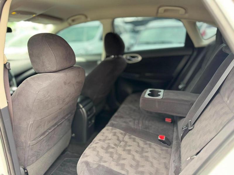 Nissan Sentra 20s - foto 16