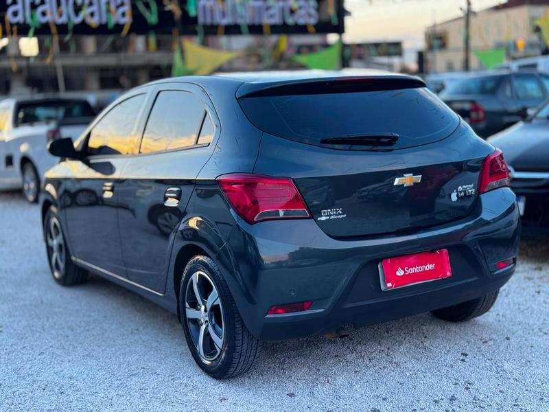 Chevrolet Onix 14mt LTZ - foto 3