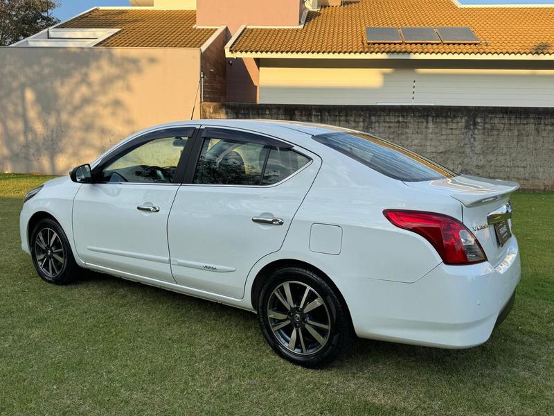 Nissan Versa 16uniquecvt - foto 4