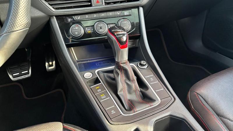 Volkswagen Jetta GLi - foto 13