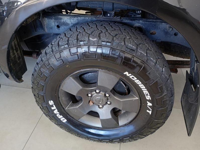 Nissan Frontier Le Cd 4X4 2.5 Tb Diesel Aut. - foto 8