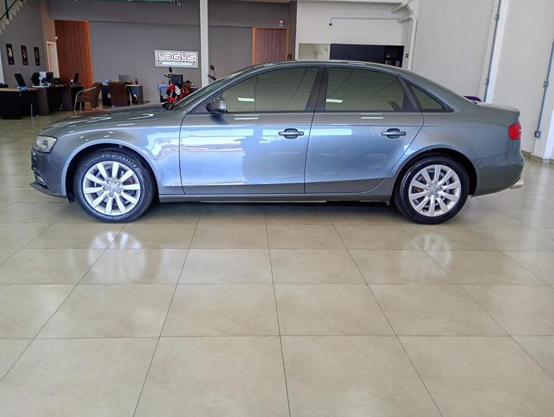 Audi A4 2.0 TFSI - foto 8