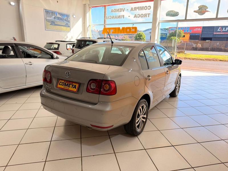 Volkswagen Polo Sedan 1.6 Mi Total Flex 8V 4P - foto 12
