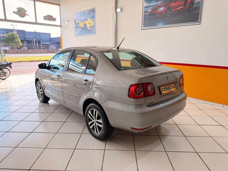 Volkswagen Polo Sedan 1.6 Mi Total Flex 8V 4P - foto 4