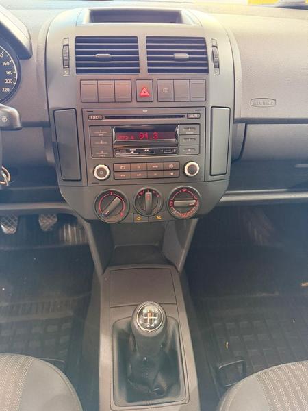 Volkswagen Polo Sedan 1.6 Mi Total Flex 8V 4P - foto 7