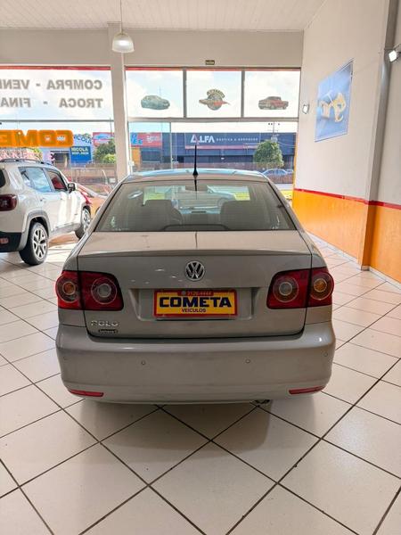 Volkswagen Polo Sedan 1.6 Mi Total Flex 8V 4P - foto 8