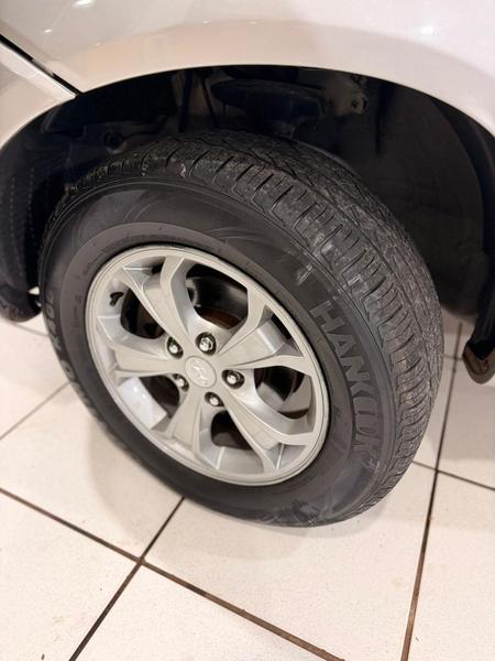 Hyundai Tucson 2.0 16V Mec. - foto 12