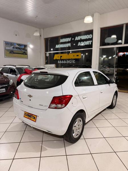 Chevrolet Onix Hatch LT 1.0 8V Flexpower 5P Mec. - foto 13