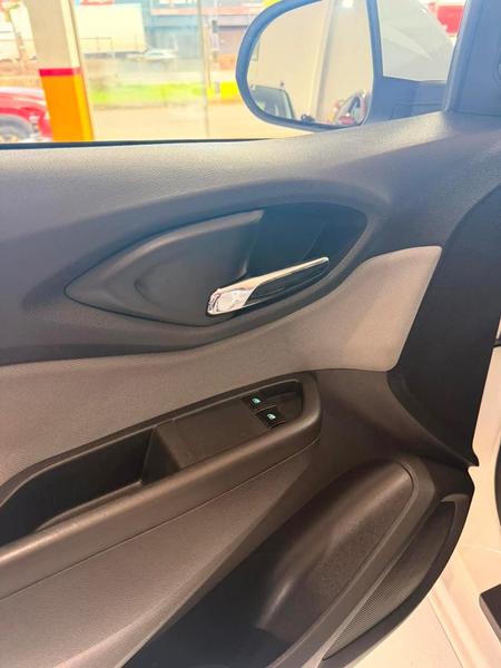 Chevrolet Onix Hatch LT 1.0 8V Flexpower 5P Mec. - foto 11