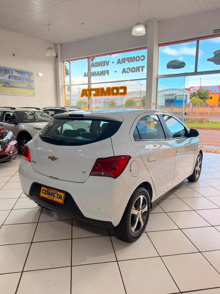 Chevrolet Onix Hatch LT 1.0 8V Flexpower 5P Mec. - foto 2