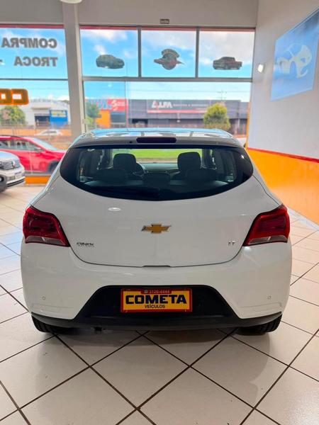 Chevrolet Onix Hatch LT 1.0 8V Flexpower 5P Mec. - foto 4