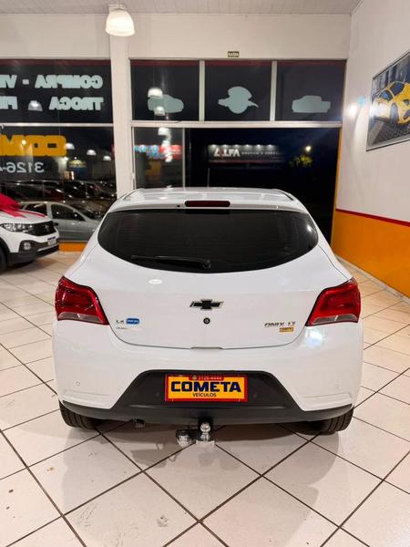 Chevrolet Onix Hatch LT 1.0 8V Flexpower 5P Mec. - foto 10