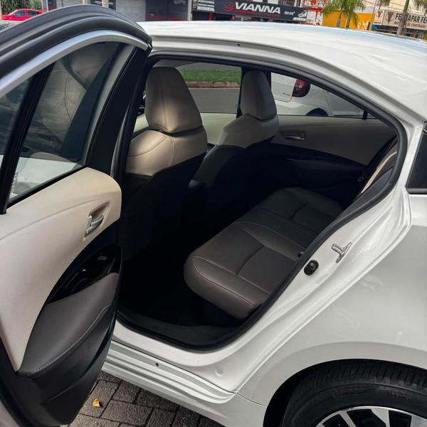 Toyota Corolla Apremiumh - foto 8