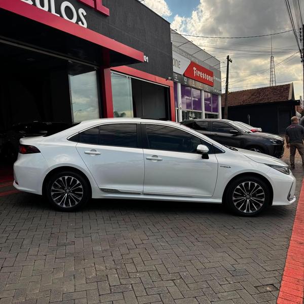 Toyota Corolla Apremiumh - foto 4
