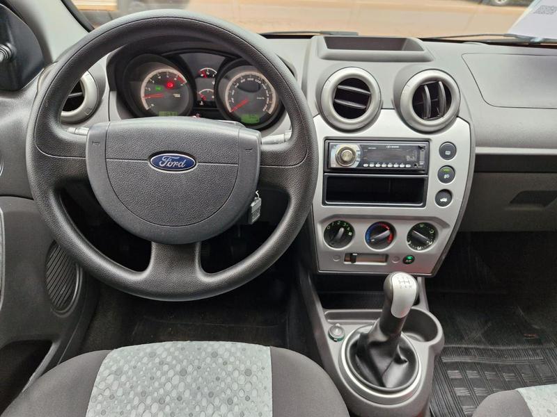 Ford Fiesta 1.6 Flex - foto 9