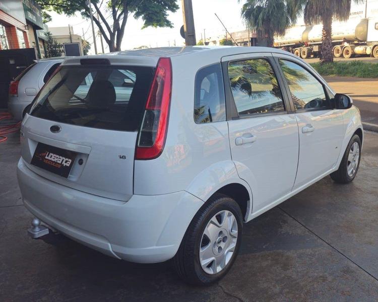 Ford Fiesta 1.6 8V Flex - foto 4