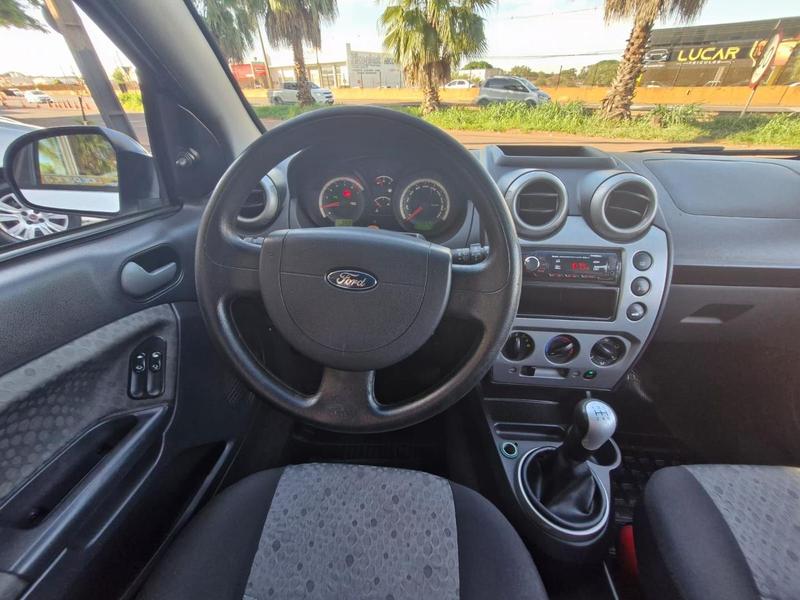 Ford Fiesta 1.6 8V Flex - foto 10