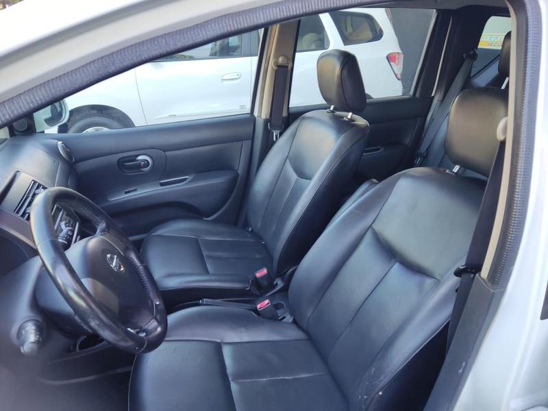 Nissan Livina Xgear 1.8 Automático - foto 9