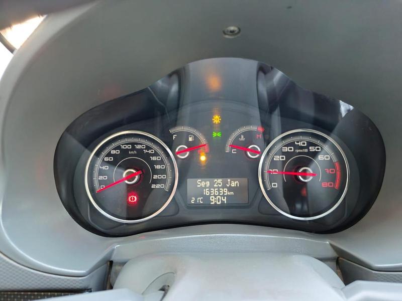 Fiat Palio Essence 1.6 - foto 9