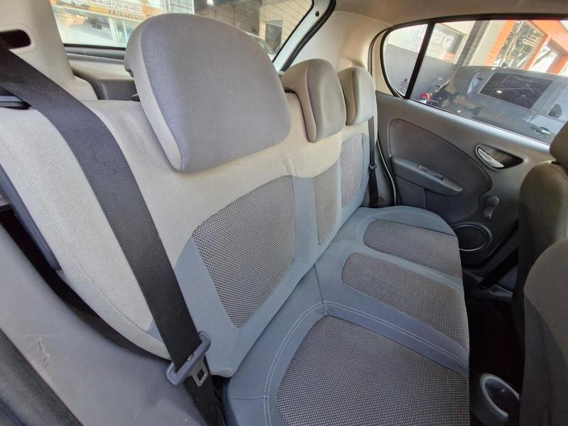 Fiat Palio Essence 1.6 - foto 14